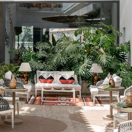 Vincci Seleccion Posada Del Patio Malaga Exterior photo Interior of the hotel