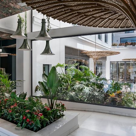 Vincci Seleccion Posada Del Patio Malaga Exterior photo The interior of the hotel