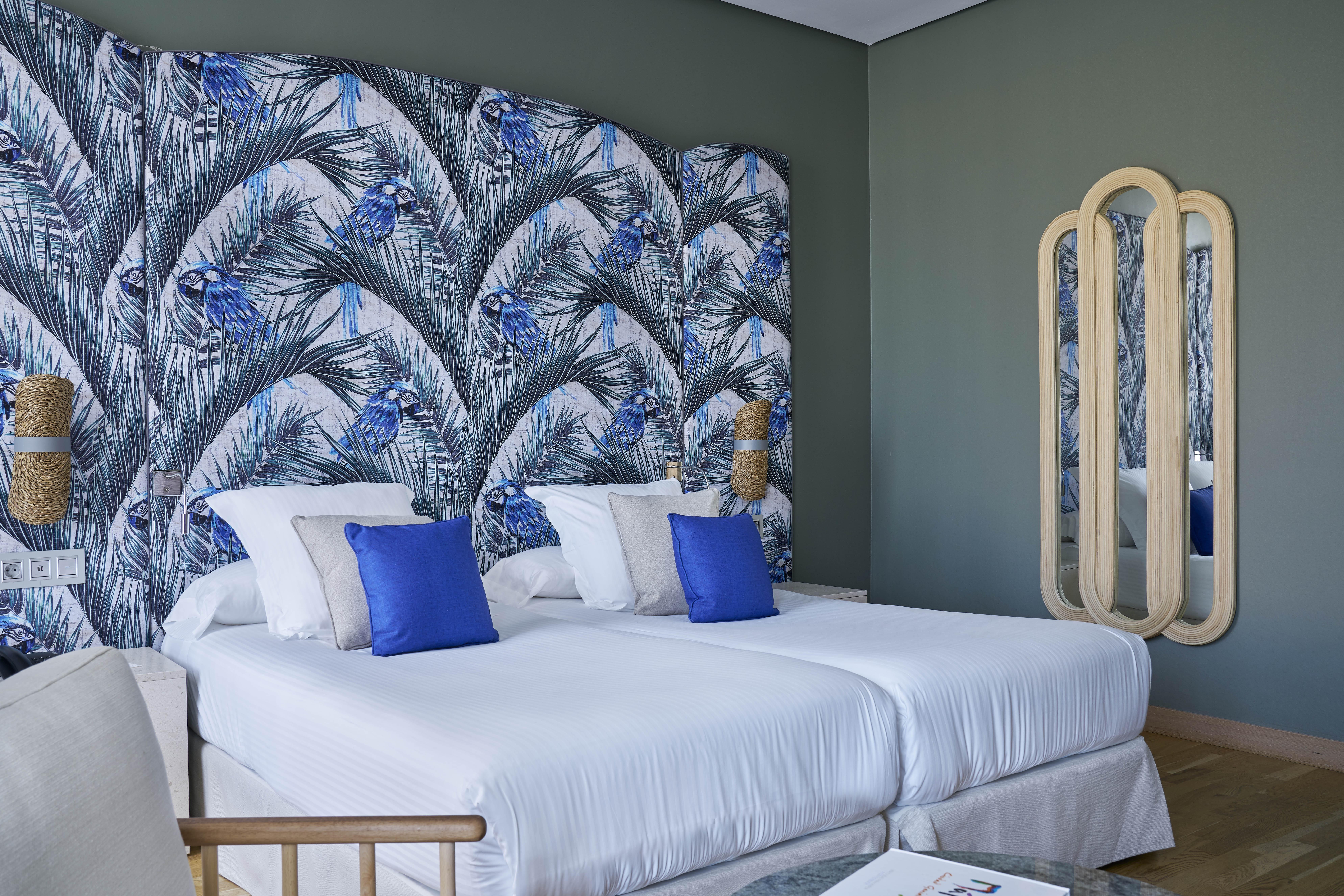 Vincci Seleccion Posada Del Patio Malaga Exterior photo A room at the hotel
