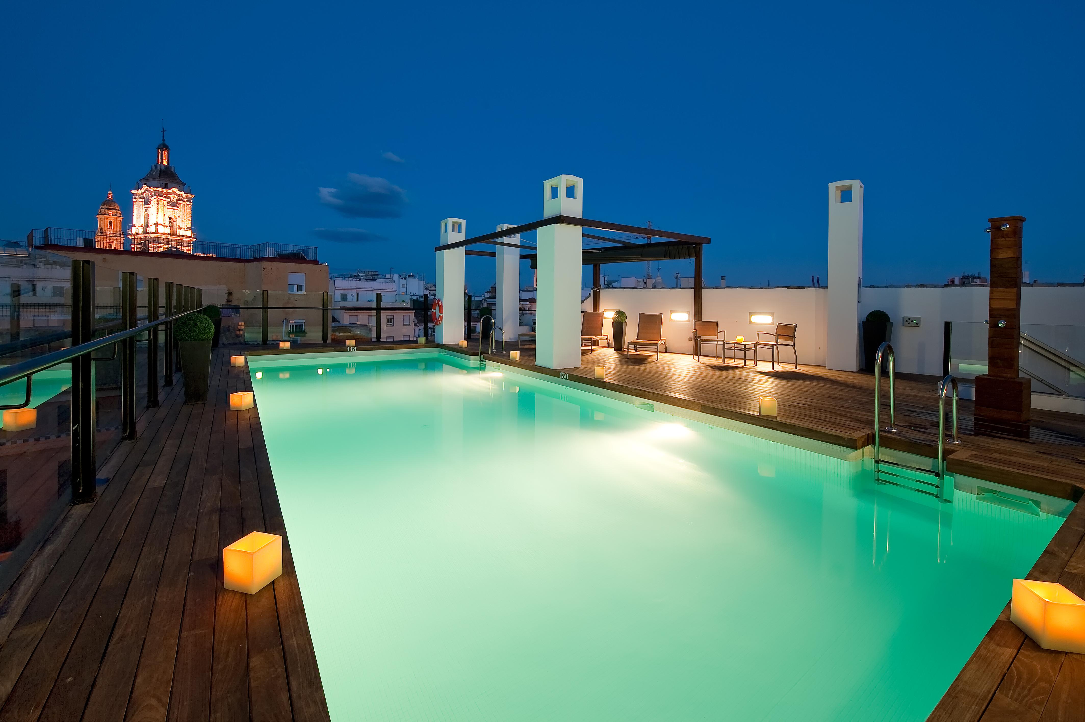 Vincci Seleccion Posada Del Patio Malaga Exterior photo Rooftop pool at Hotel Casa 1800