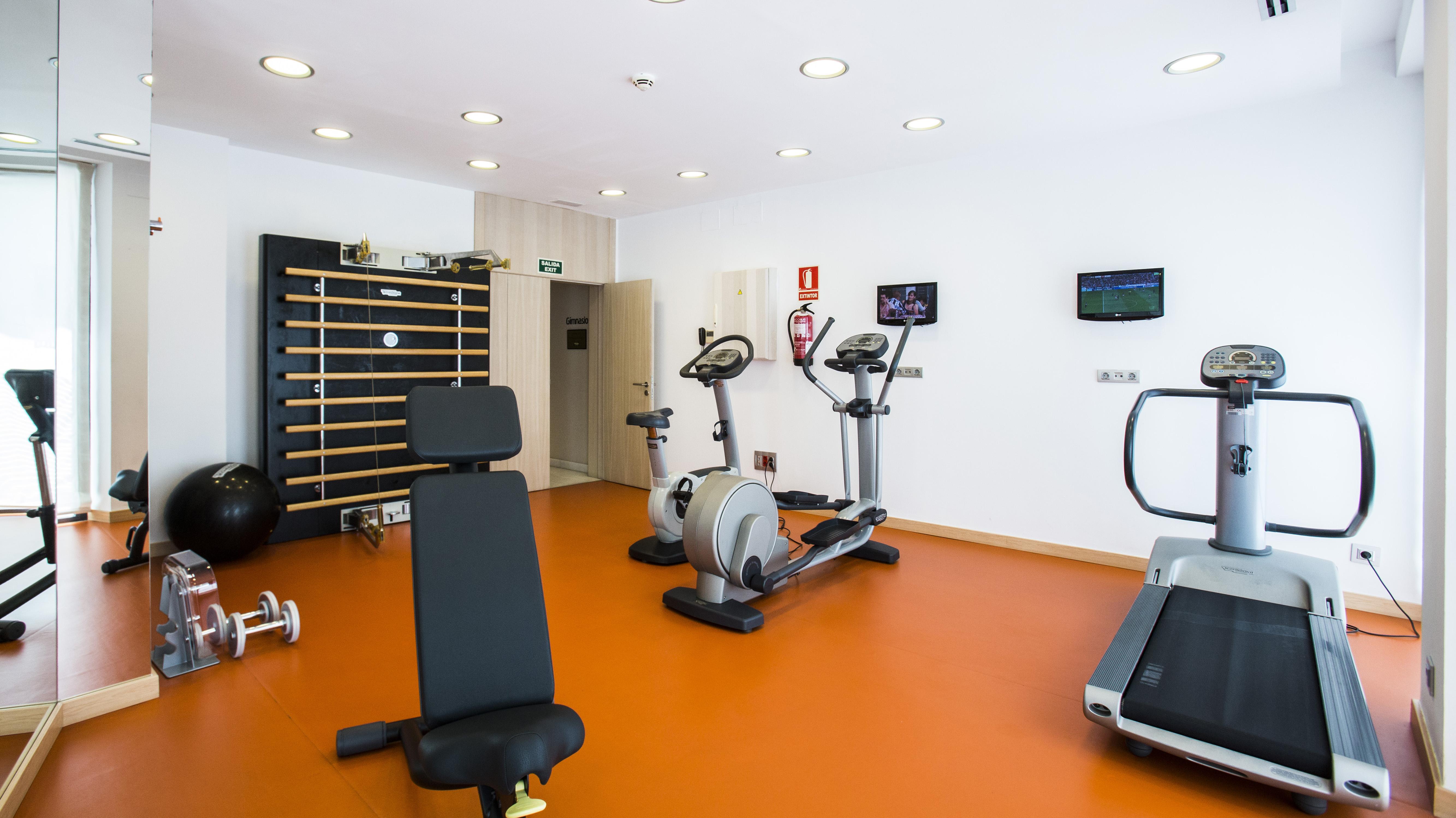 Vincci Seleccion Posada Del Patio Malaga Exterior photo A gym