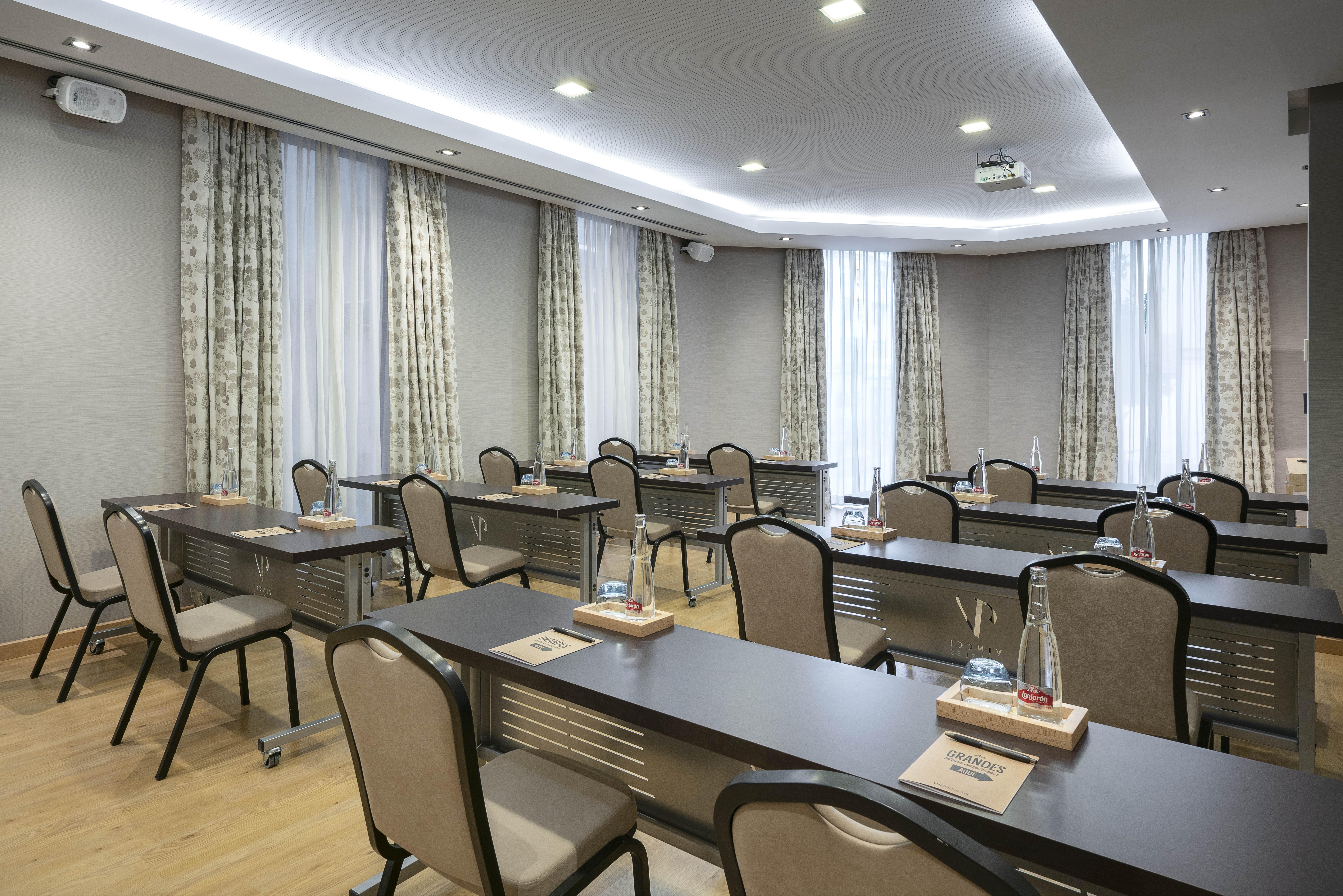 Vincci Seleccion Posada Del Patio Malaga Exterior photo Meeting room