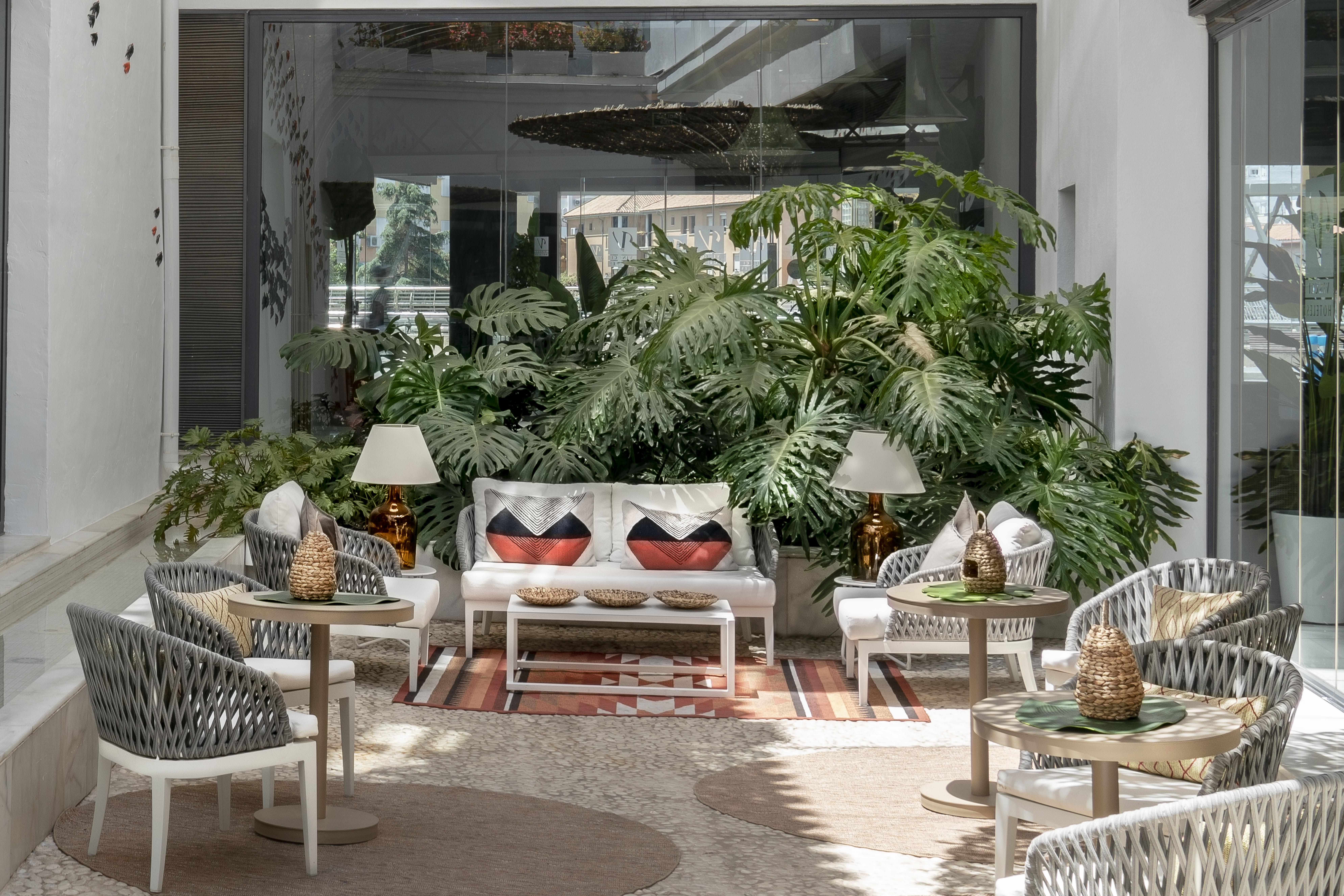 Vincci Seleccion Posada Del Patio Malaga Exterior photo Interior of the hotel