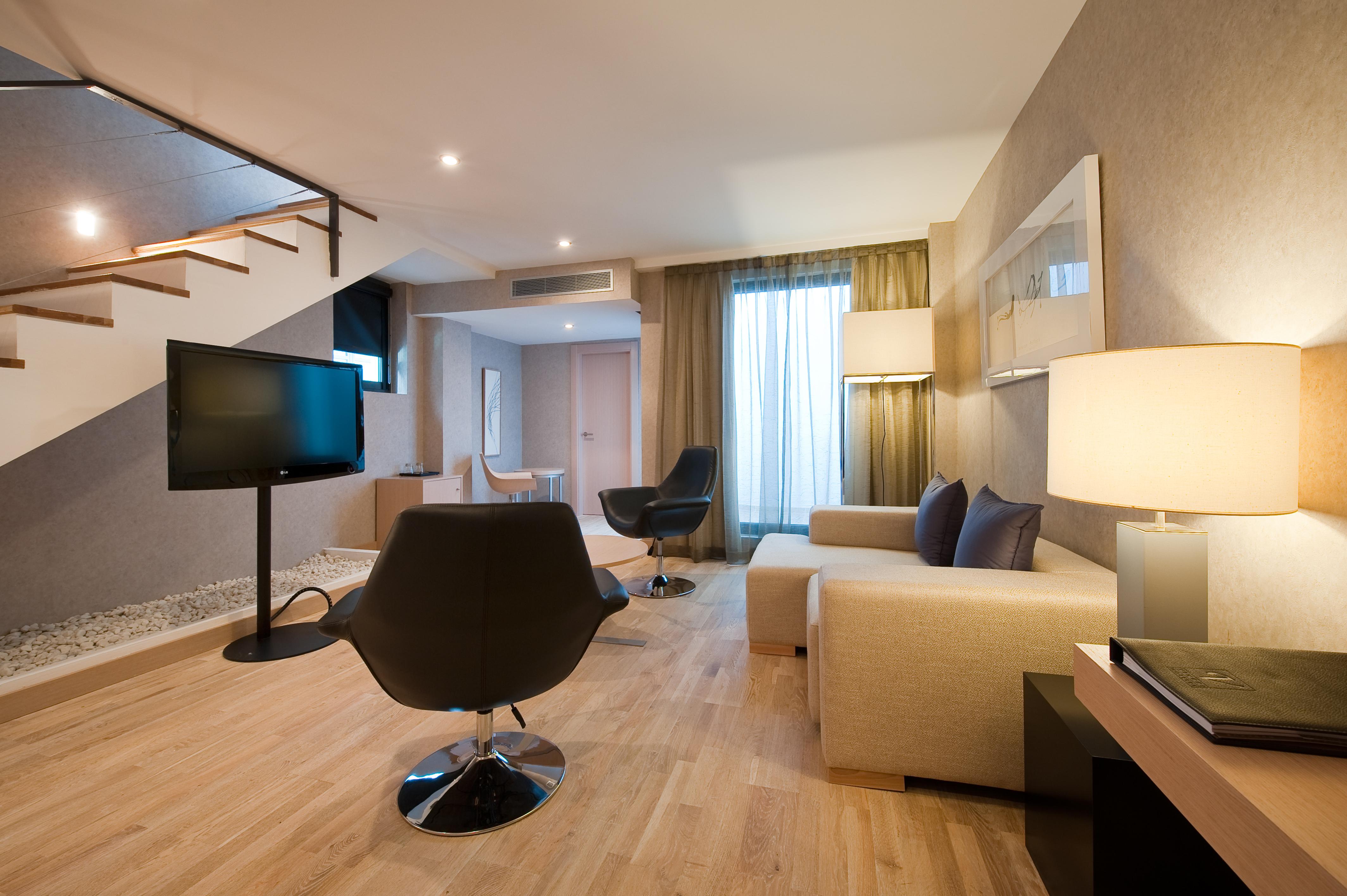 Vincci Seleccion Posada Del Patio Malaga Exterior photo A suite at the hotel