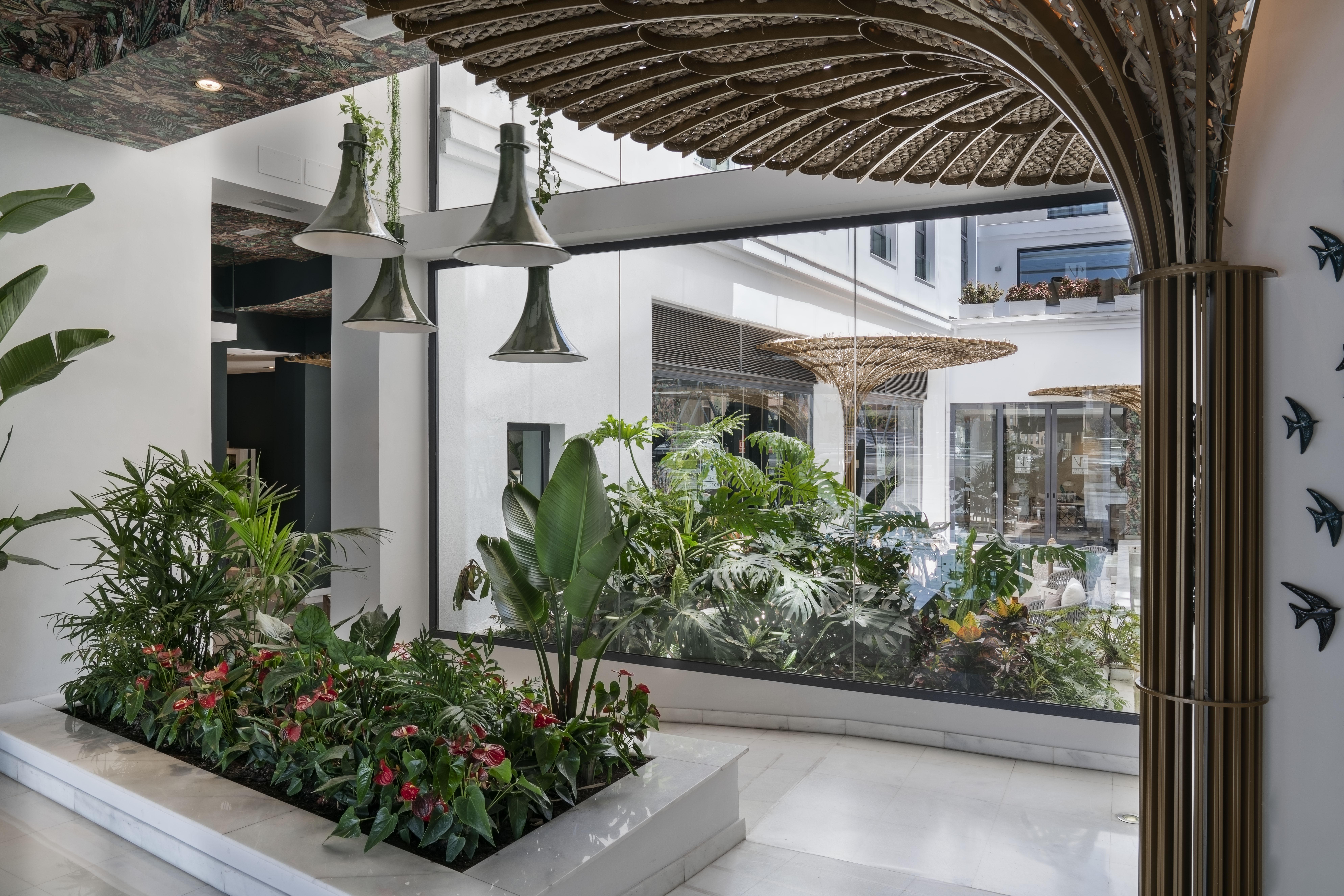 Vincci Seleccion Posada Del Patio Malaga Exterior photo The interior of the hotel
