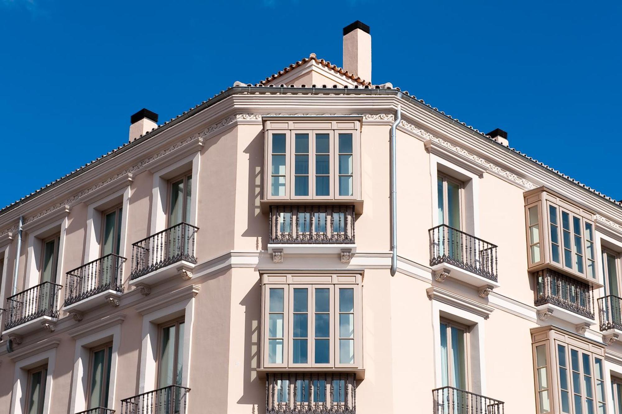 Vincci Seleccion Posada Del Patio Malaga Exterior photo A house in Madrid, Spain